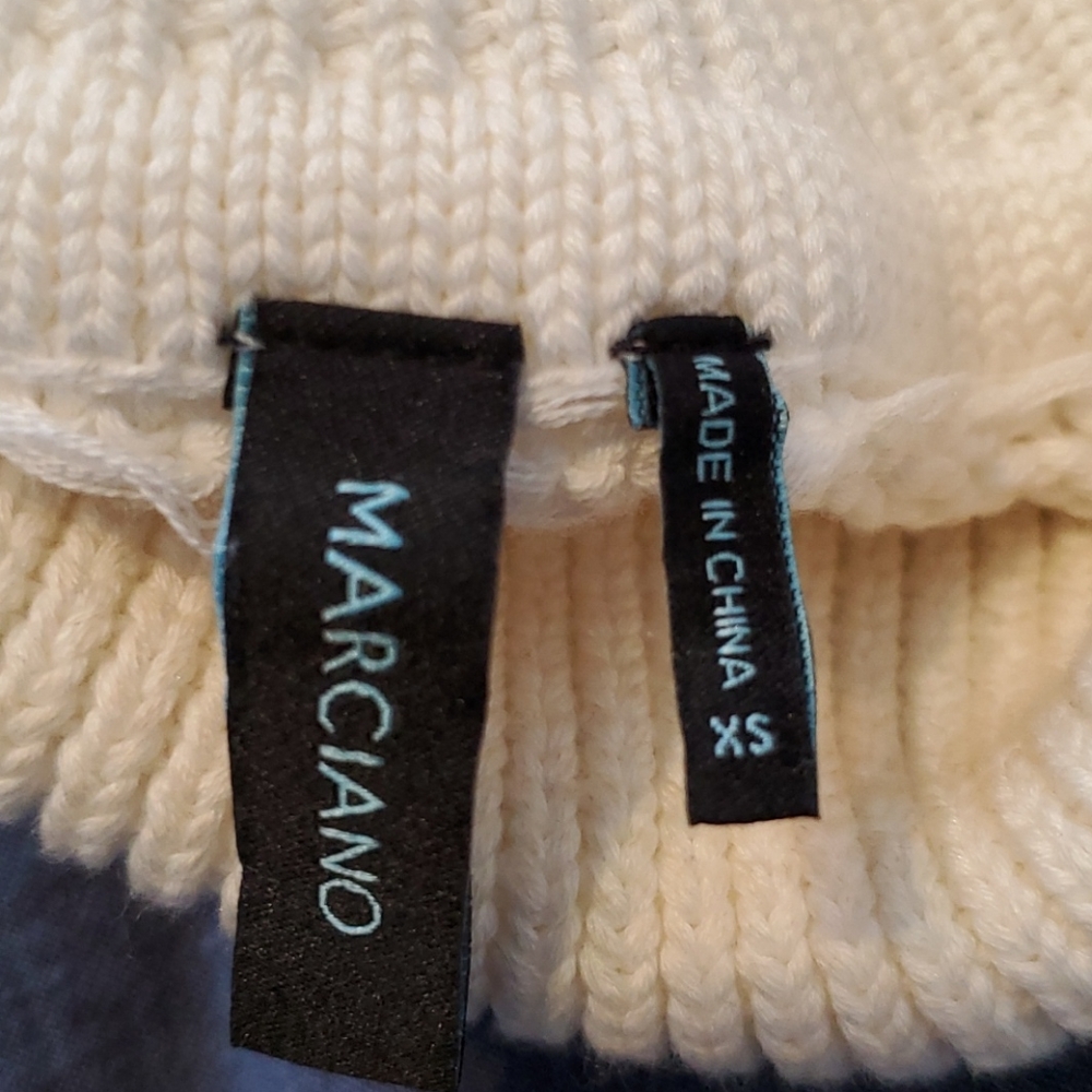 Sweater - Picture 4 of 4